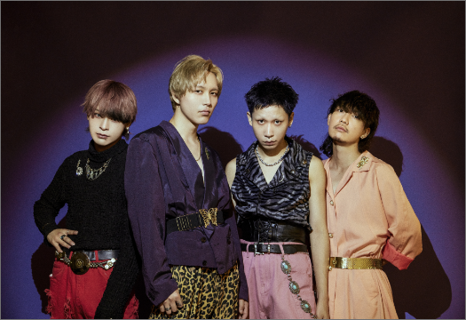 猫背のネイビーセゾン